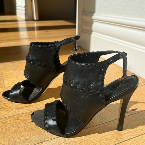 Nicole Miller Artelier Percy black leather heel- Size 6.5 - Picture 2 of 8